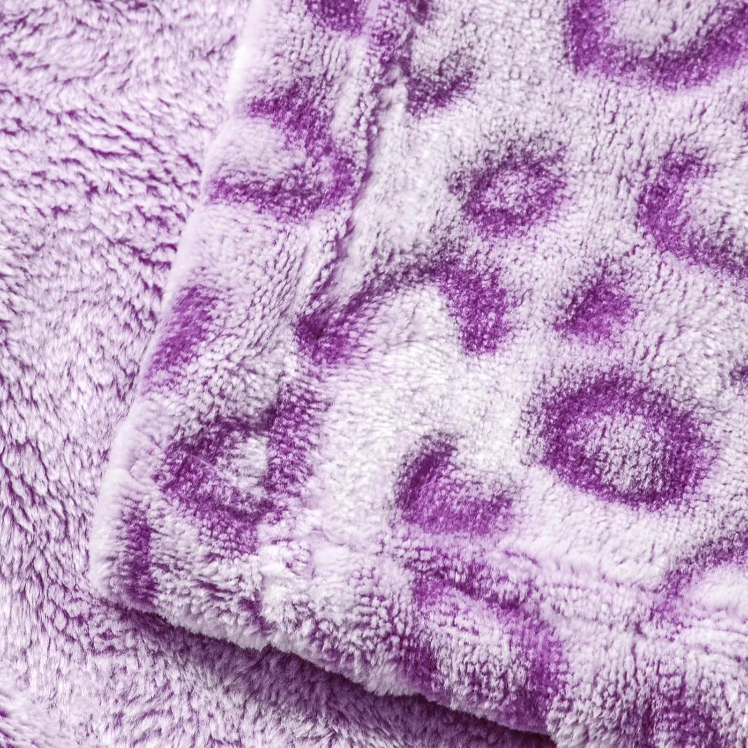 Bnuitland Purple Leopard Print Flannel Throw Blanket, 300 GSM Double Sided Fuzzy Fluffy for Bed Sofa Couch Travel, Super Soft Lightweight Cheetah Print Blanket for Adults and Kids, 5040 inch